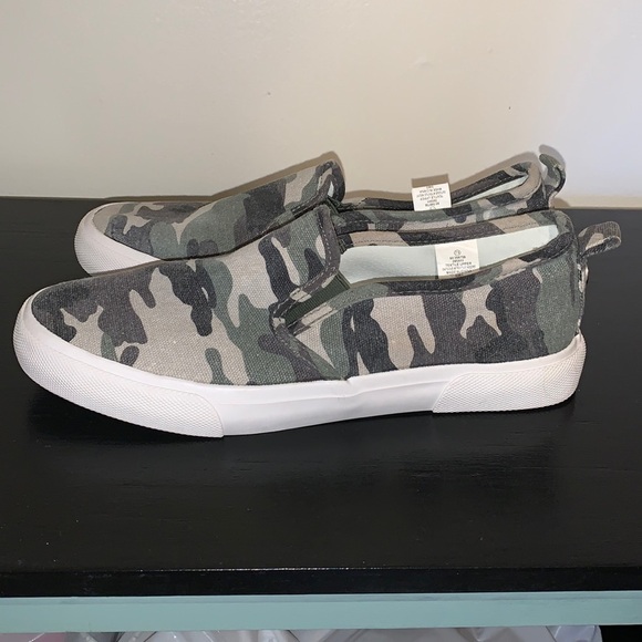 Tommy Bahama women’s slip on camo shoe size 7.5 - Picture 1 of 9